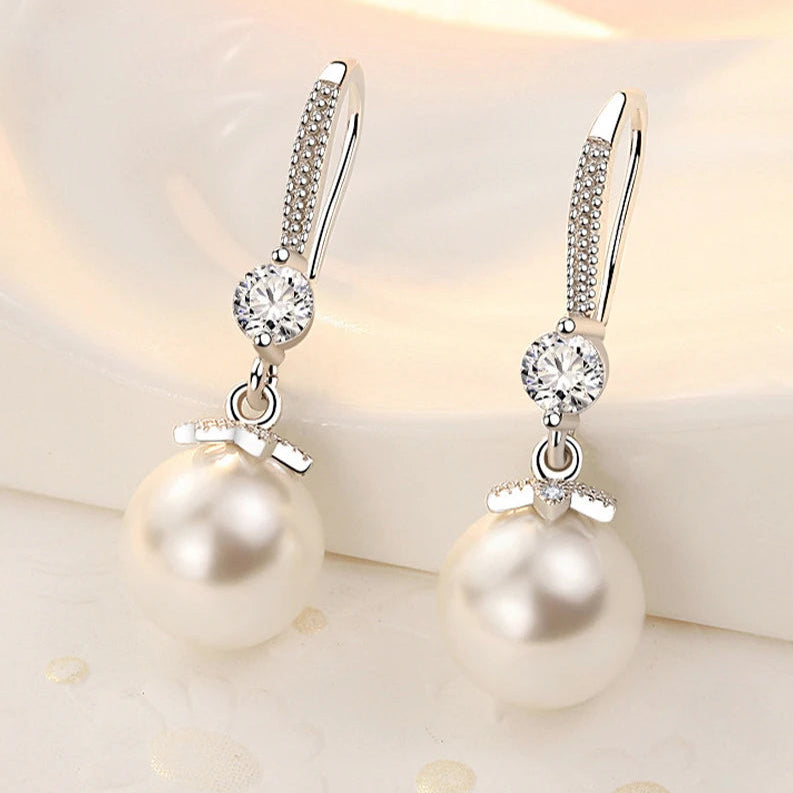 Charming Pearl Dangle Earrings