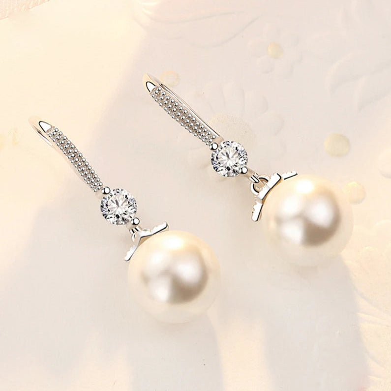 Charming Pearl Dangle Earrings