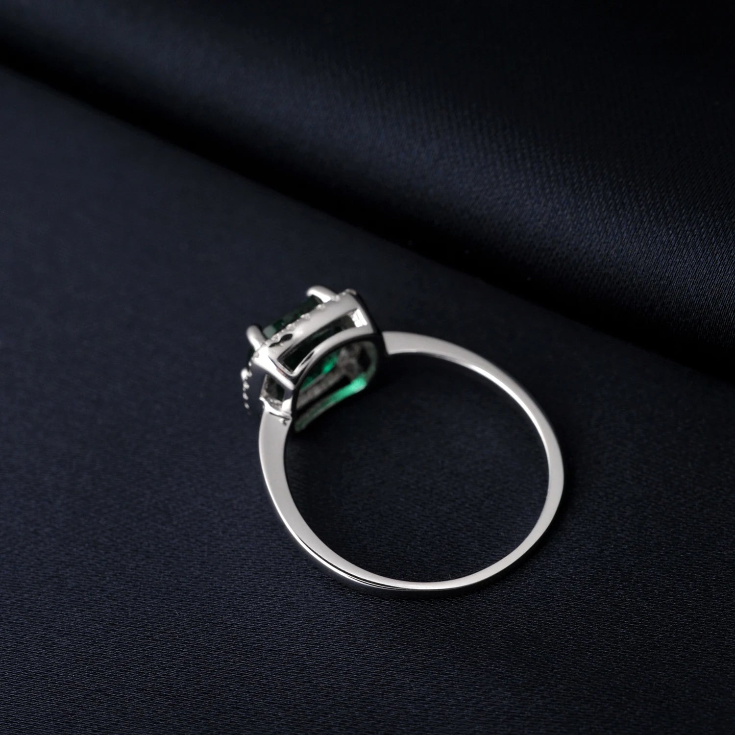 Glory Emerald Ring