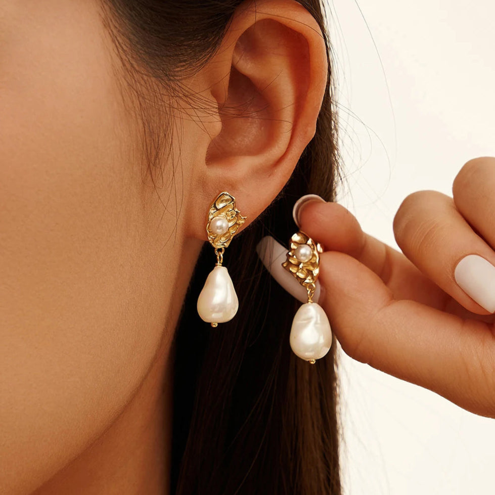 Waterdrop Elegant Pearl Earrings