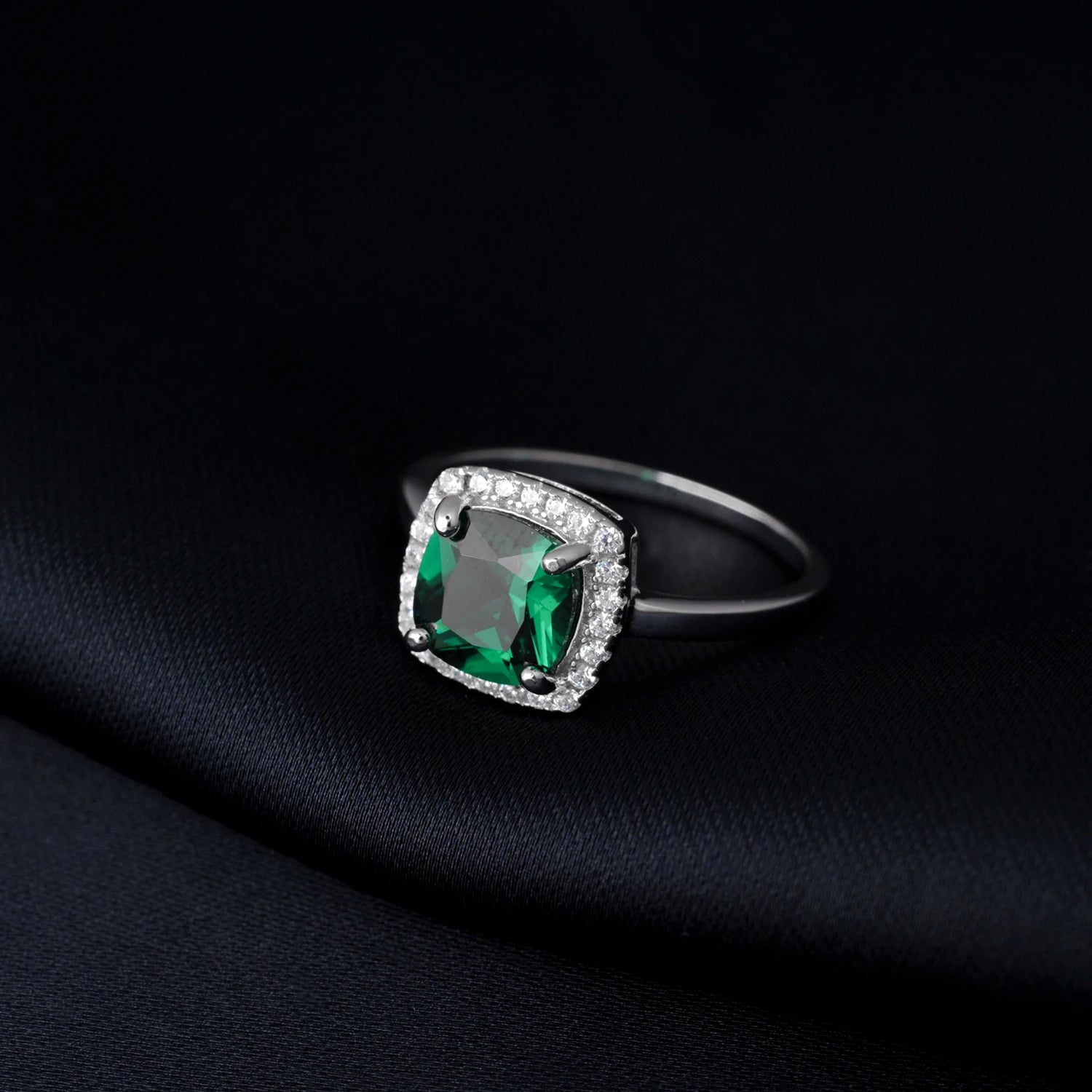 Glory Emerald Ring